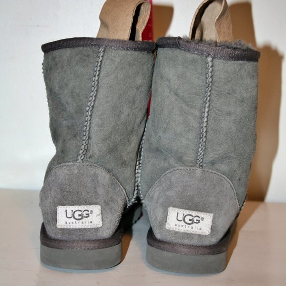 UGG Australia Women's Classic Grey Fashion Boots Size 6W - Picture 4 of 8